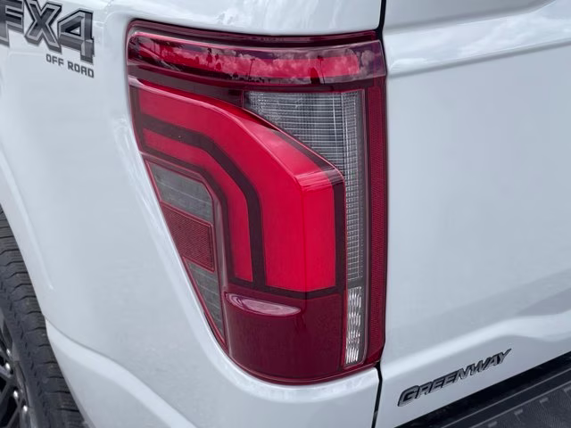 2026 Avalanche Ford F-150 LARIAT 4X4 Truck
