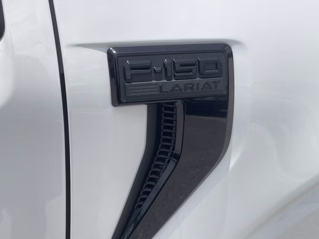 2026 Star White Metallic Tri-Coat Ford F-150 Lariat 4X4 Truck