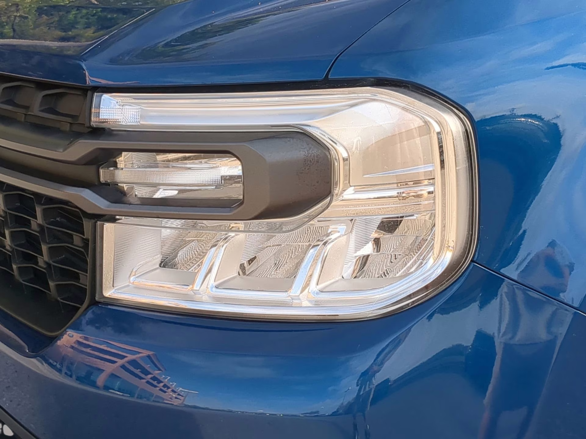 2024 Atlas Blue Metallic Ford Maverick XLT Crew Cab Pickup FWD Truck