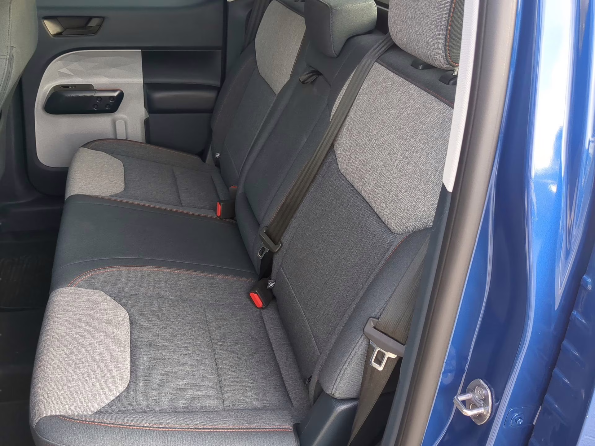 2024 Atlas Blue Metallic Ford Maverick XLT Crew Cab Pickup FWD Truck