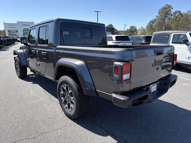 2026 Granite Crystal Metallic Clearcoat Jeep Gladiator Sahara 4X4 Truck