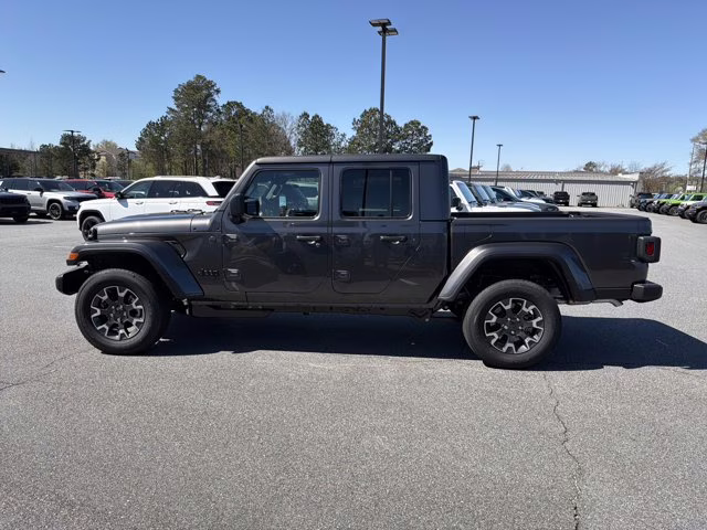 2026 Granite Crystal Metallic Clearcoat Jeep Gladiator Sahara 4X4 Truck