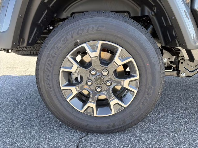 2026 Granite Crystal Metallic Clearcoat Jeep Gladiator Sahara 4X4 Truck