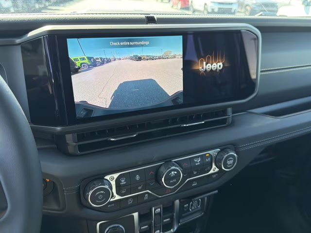 2026 Granite Crystal Metallic Clearcoat Jeep Gladiator Sahara 4X4 Truck