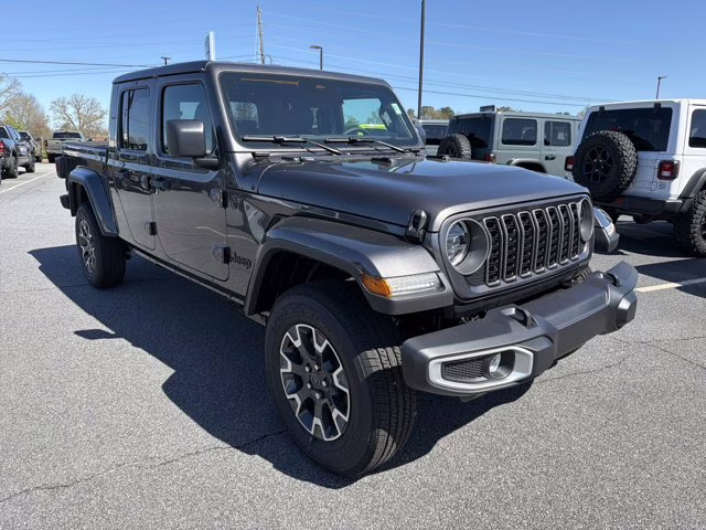 2026 Granite Crystal Metallic Clearcoat Jeep Gladiator Sahara 4X4 Truck