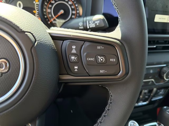 2026 Granite Crystal Metallic Clearcoat Jeep Gladiator Sahara 4X4 Truck