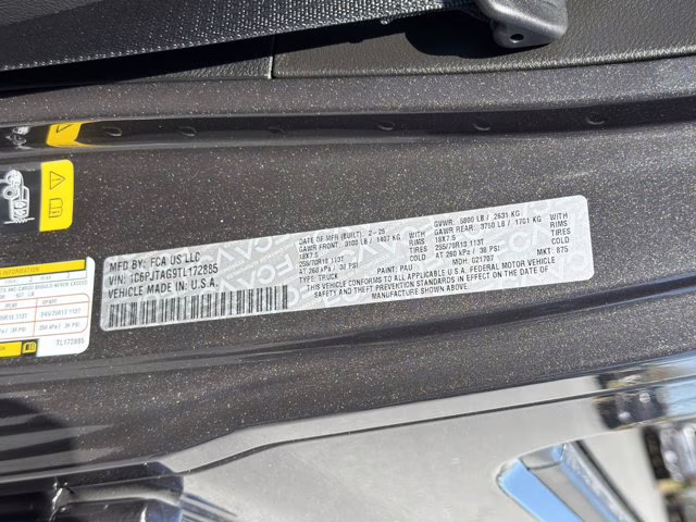 2026 Granite Crystal Metallic Clearcoat Jeep Gladiator Sahara 4X4 Truck