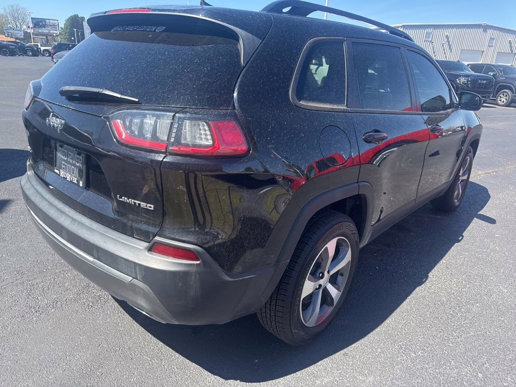 2022 Diamond Black Crystal Pearlcoat Jeep Cherokee Limited 4X4 SUV