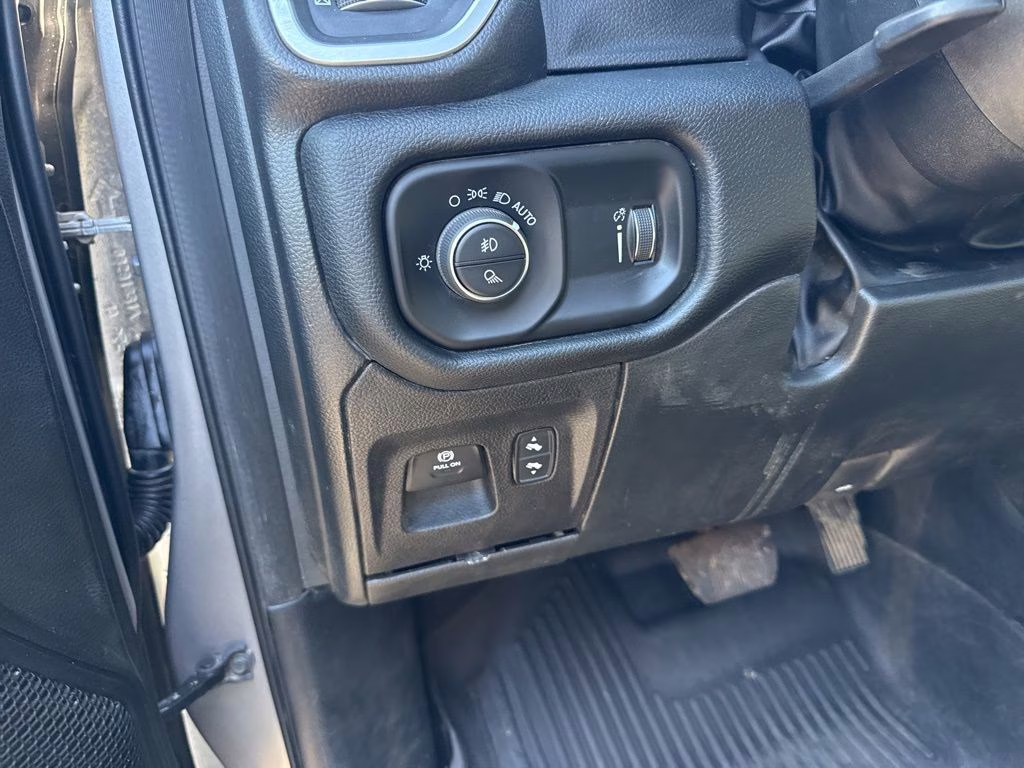 2022 Billet Silver Metallic Clearcoat Ram 1500 Big Horn 4X4 Truck