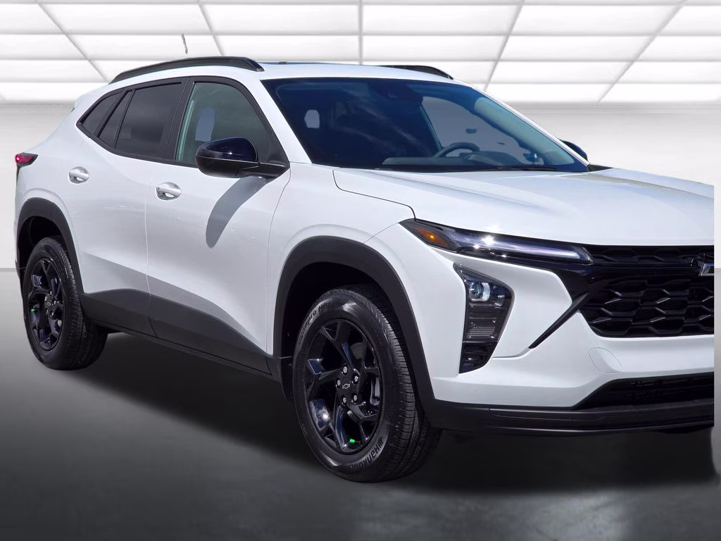 2026 Summit White Chevrolet Trax LT FWD SUV
