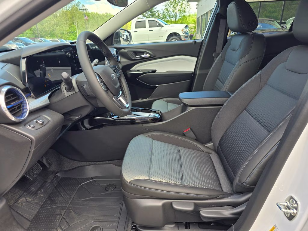 2026 Summit White Chevrolet Trax LT FWD SUV