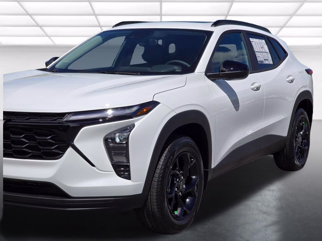 2026 Summit White Chevrolet Trax LT FWD SUV