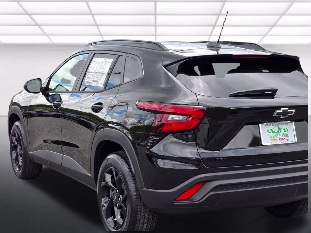 2026 Mosaic Black Metallic Chevrolet Trax LT FWD SUV