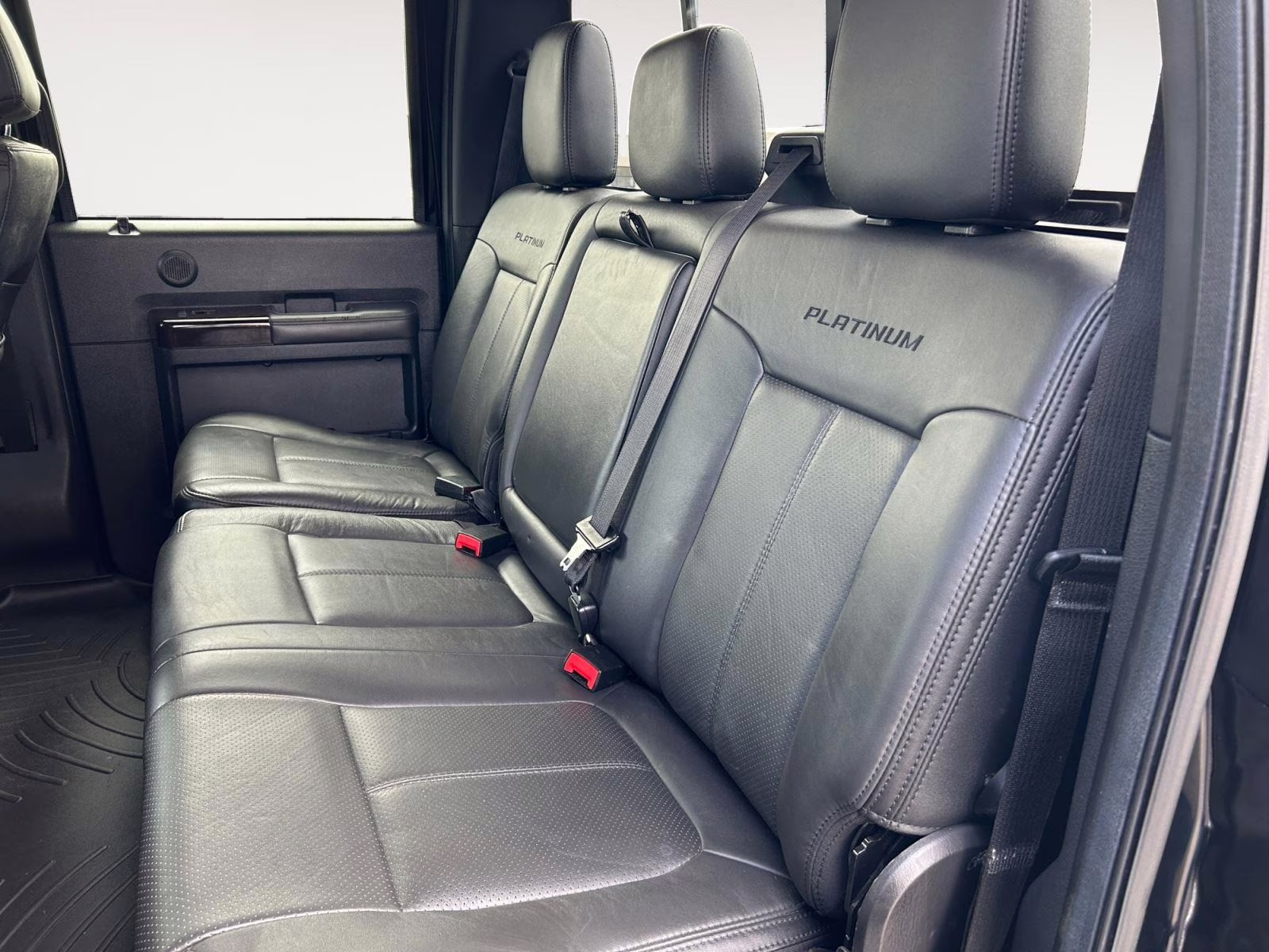 2016 Shadow Black Ford Super Duty F-350 SRW Lariat 4X4 Truck