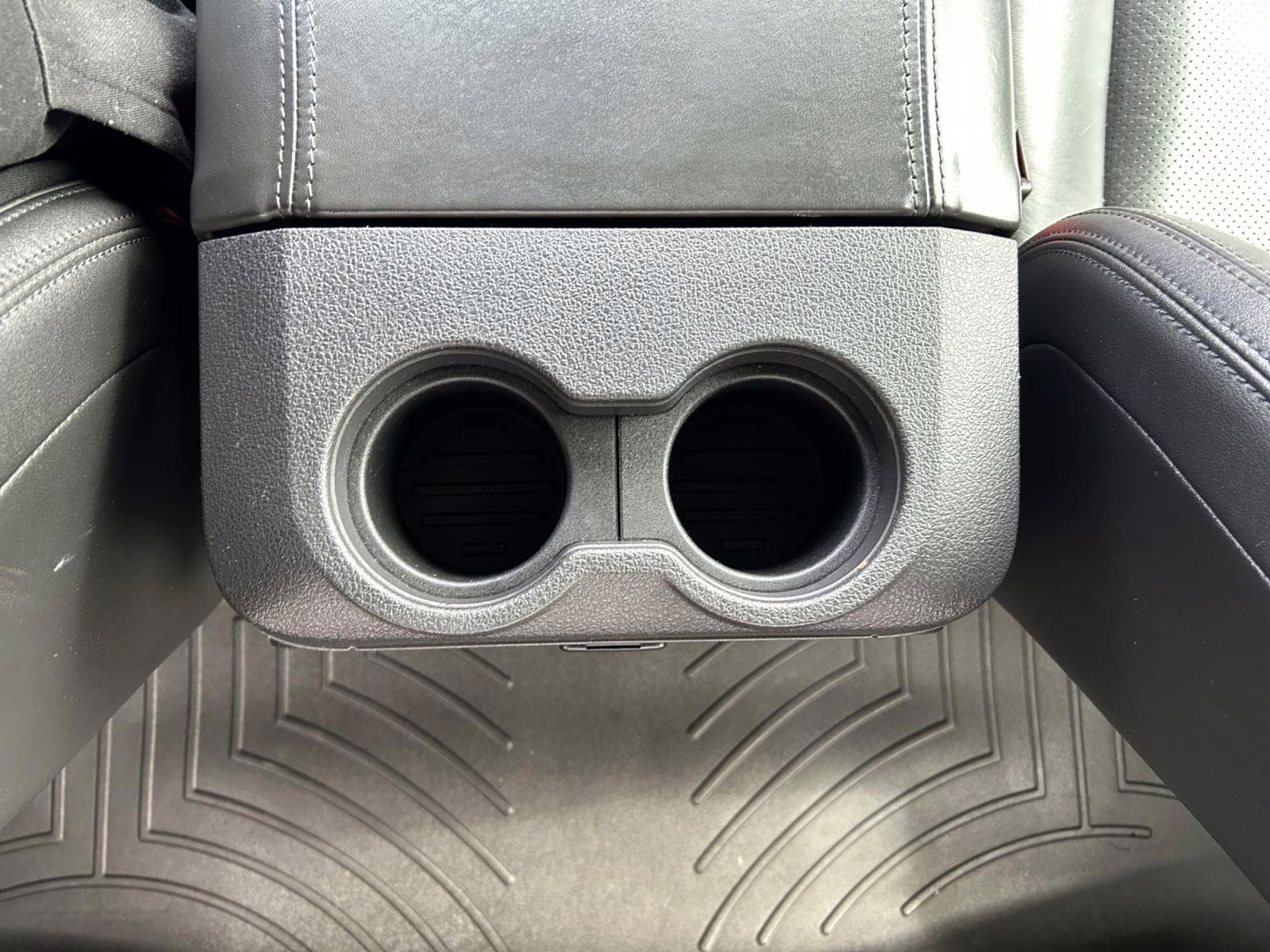 2016 Shadow Black Ford Super Duty F-350 SRW Lariat 4X4 Truck