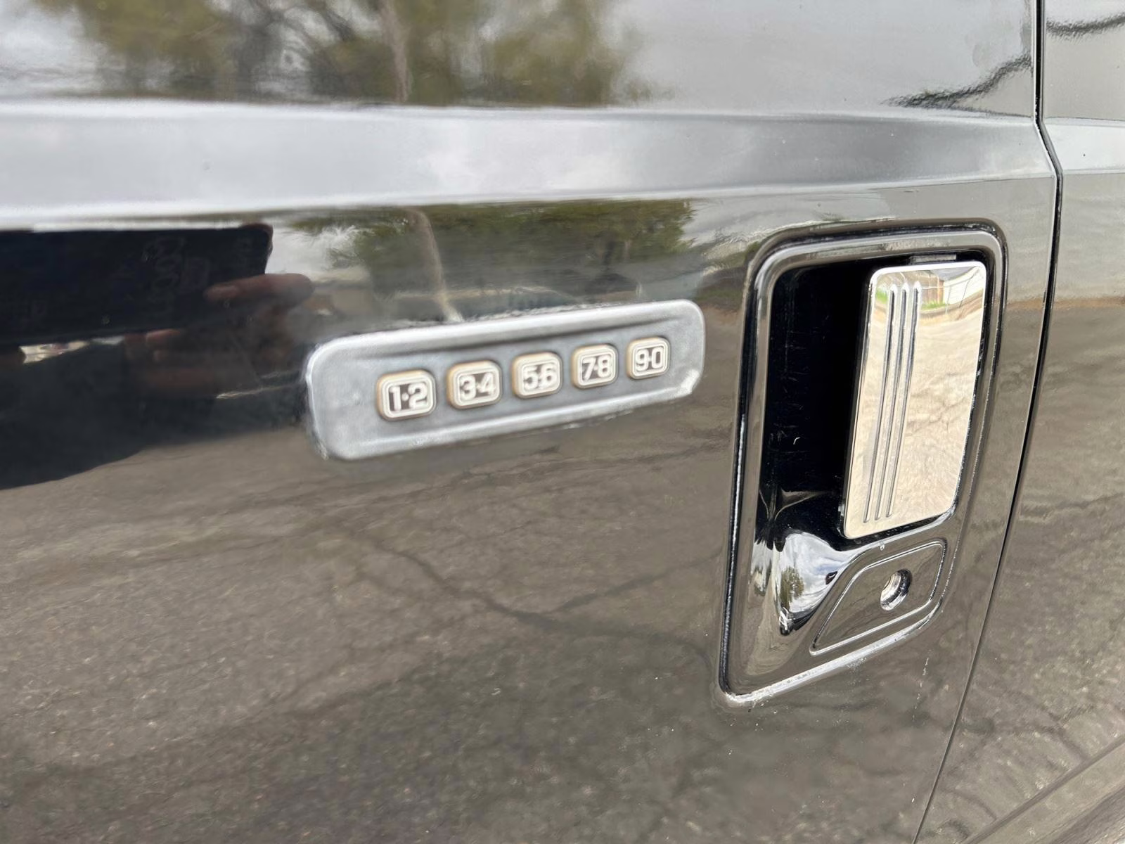 2016 Shadow Black Ford Super Duty F-350 SRW Lariat 4X4 Truck