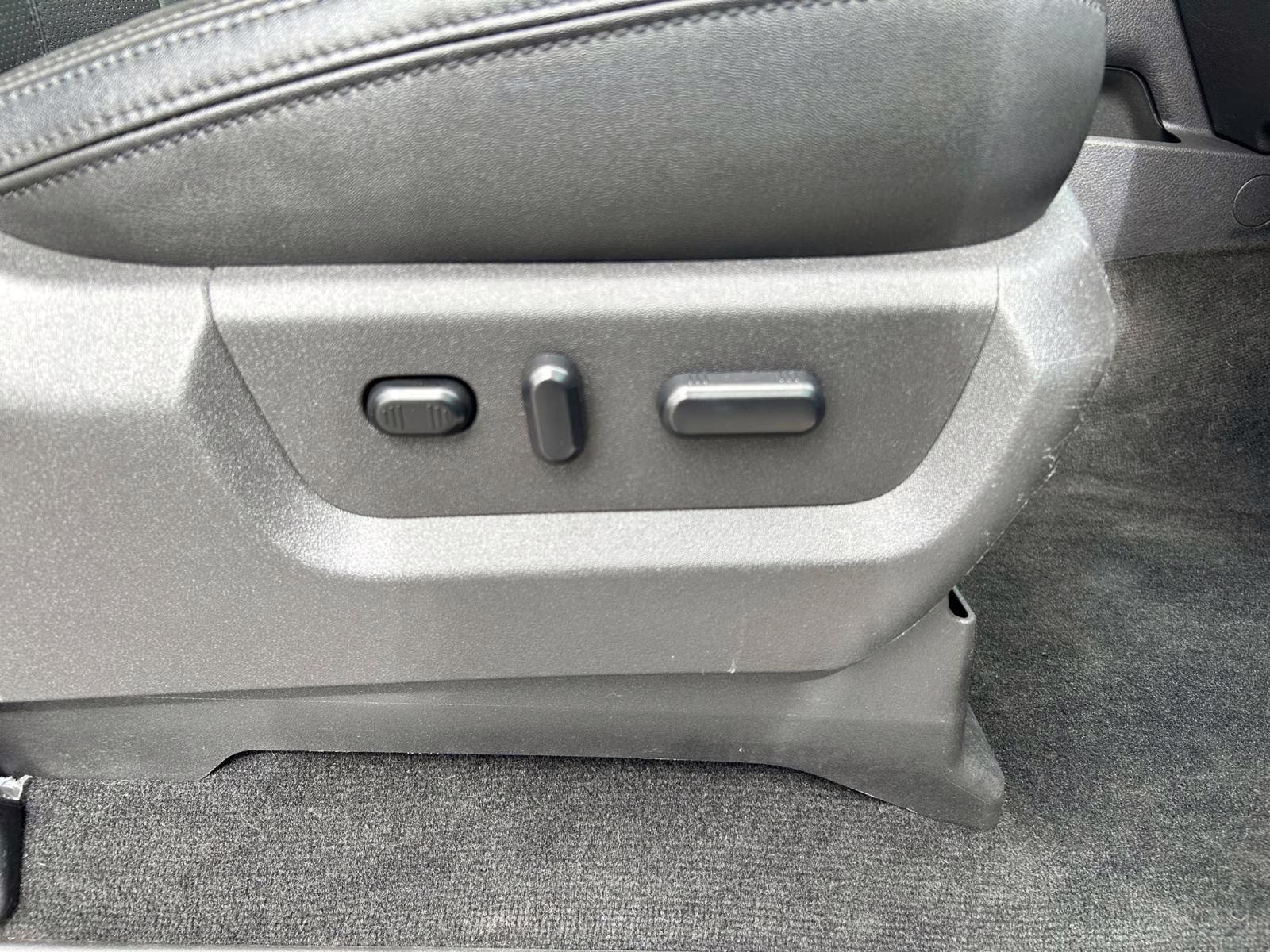 2016 Shadow Black Ford Super Duty F-350 SRW Lariat 4X4 Truck