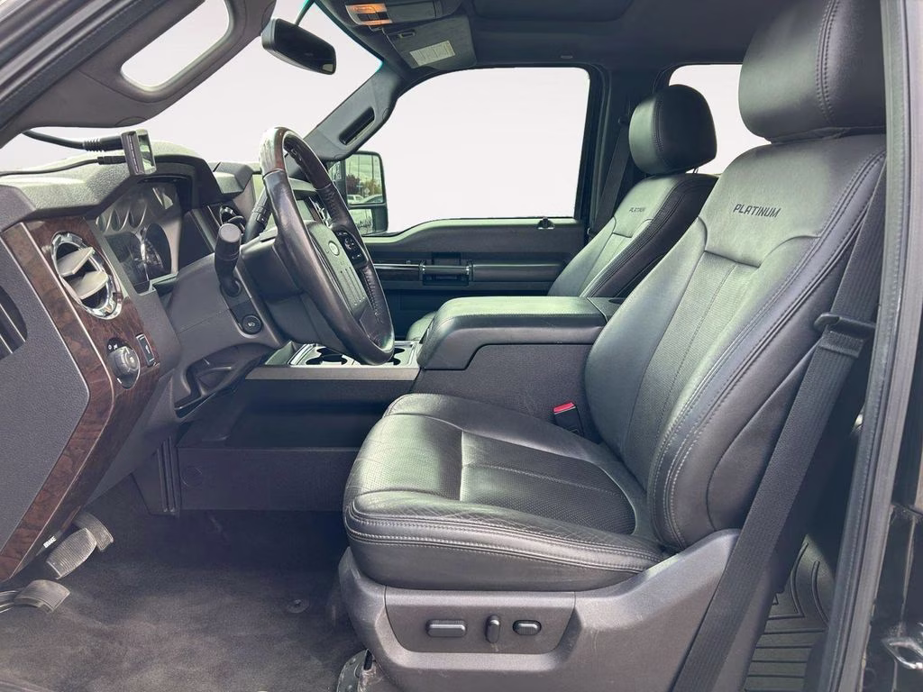 2016 Black Ford Super Duty F-350 SRW Platinum 4X4 Truck