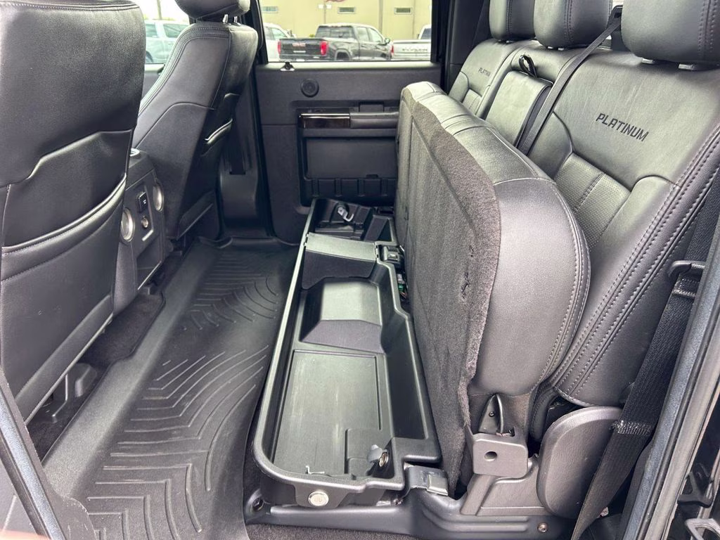 2016 Black Ford Super Duty F-350 SRW Platinum 4X4 Truck