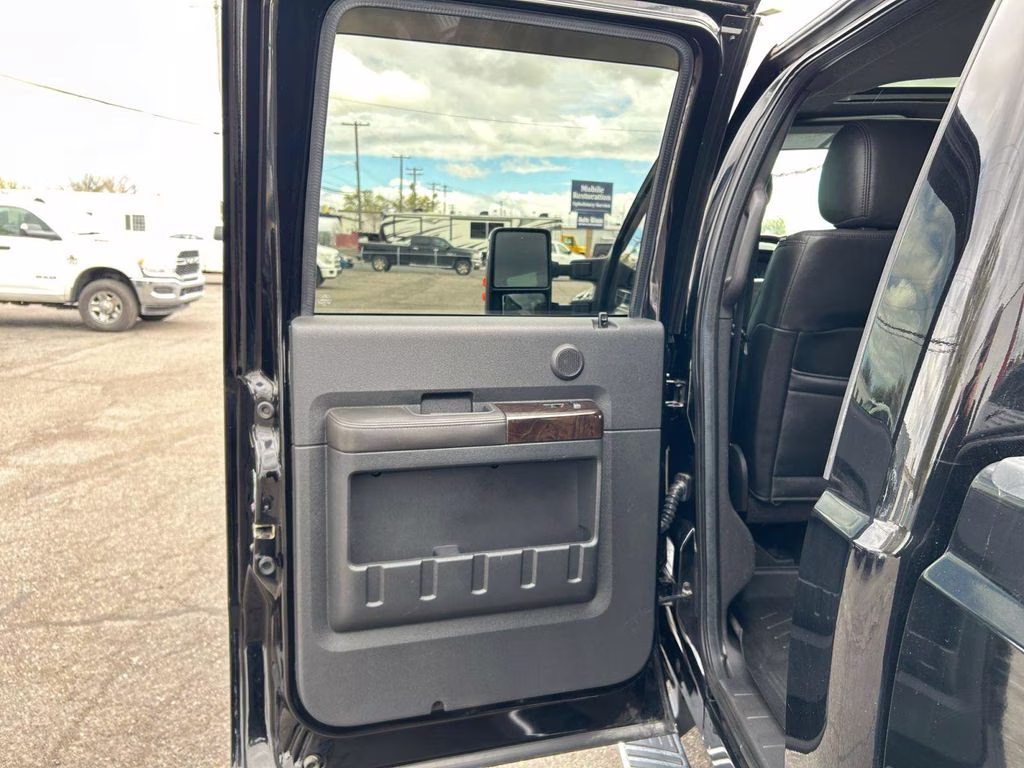 2016 Black Ford Super Duty F-350 SRW Platinum 4X4 Truck
