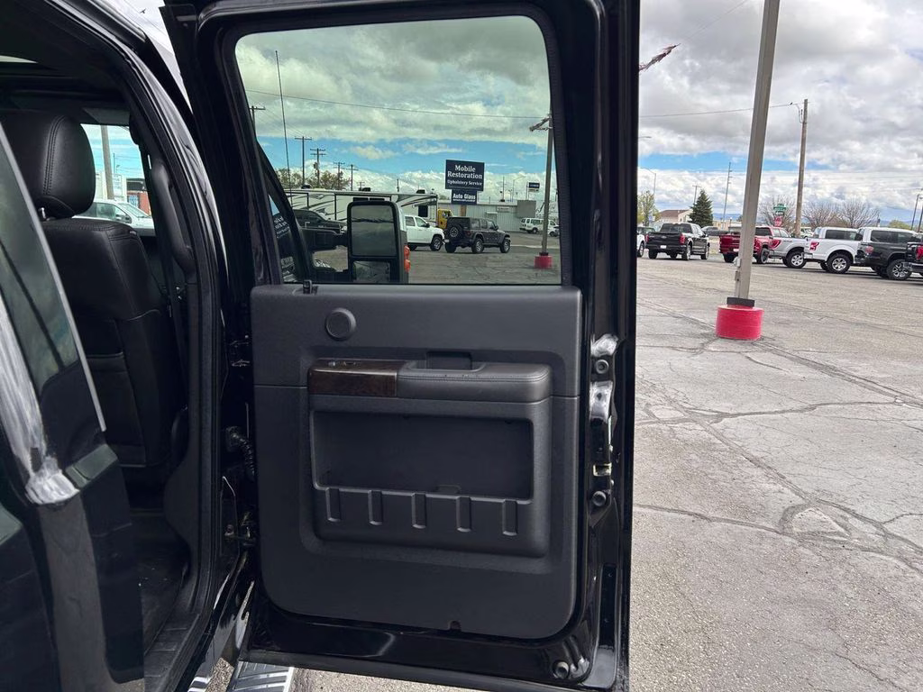 2016 Black Ford Super Duty F-350 SRW Platinum 4X4 Truck