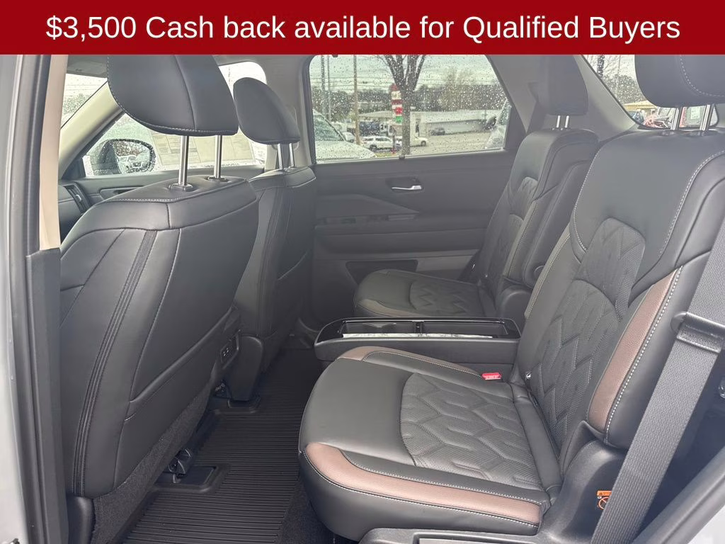 2026 Boulder Gray/Super Black Nissan Pathfinder Platinum 4X4 SUV