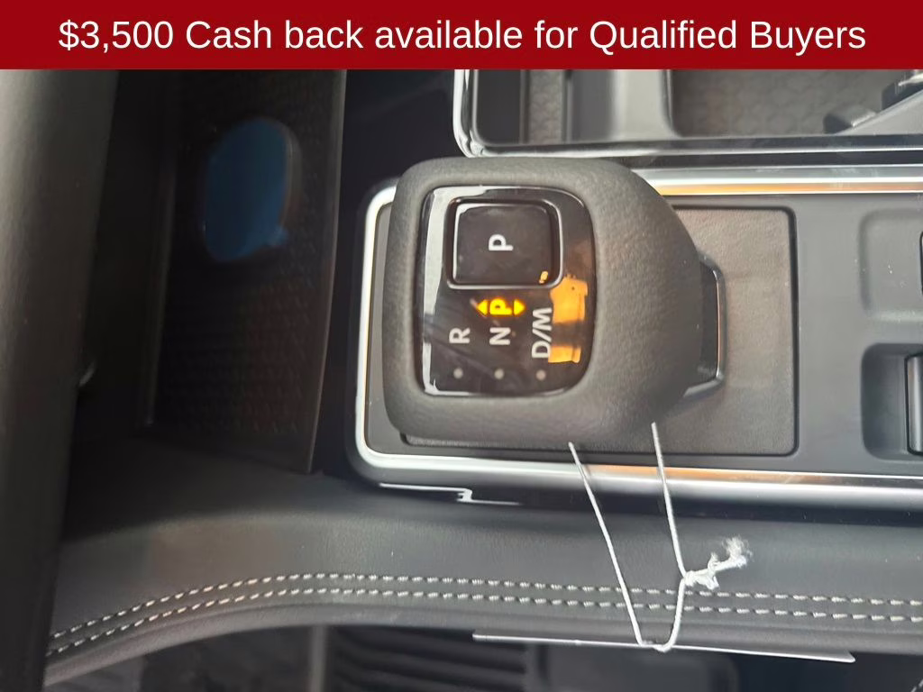 2026 Everest White Pearl Tricoat Nissan Pathfinder Platinum FWD SUV