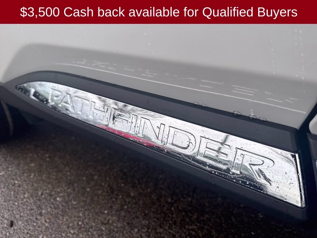 2026 Everest White Pearl Tricoat Nissan Pathfinder Platinum FWD SUV
