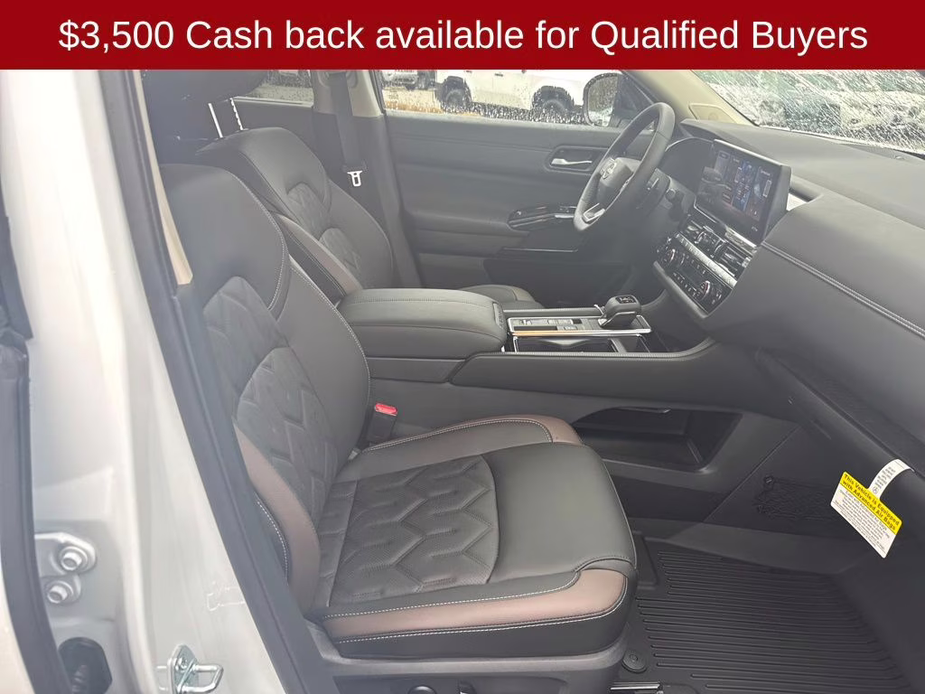 2026 Everest White Pearl Tricoat Nissan Pathfinder Platinum FWD SUV