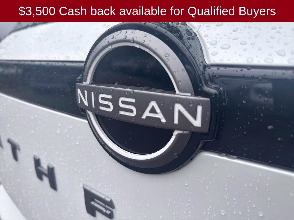 2026 Everest White Pearl Tricoat Nissan Pathfinder Platinum FWD SUV