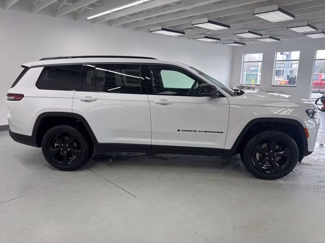 2026 Bright White Clearcoat Jeep Grand Cherokee L Limited 4X4 SUV