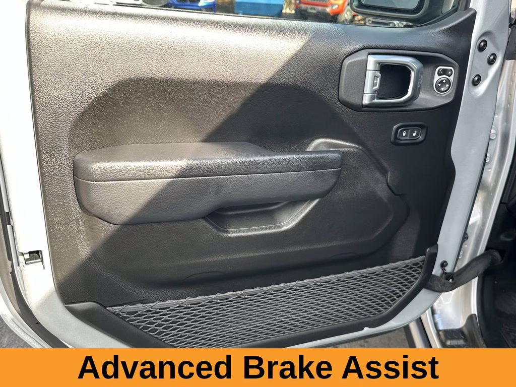 2024 Silver Zynith Clearcoat Jeep Wrangler Willys 4X4 SUV