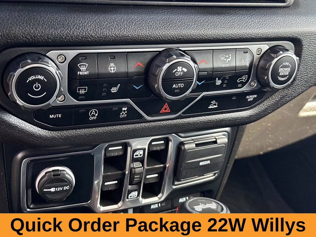 2024 Silver Zynith Clearcoat Jeep Wrangler Willys 4X4 SUV