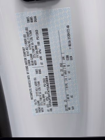 2026 Oxford White Ford Super Duty F-550 DRW XL 4X4 Truck