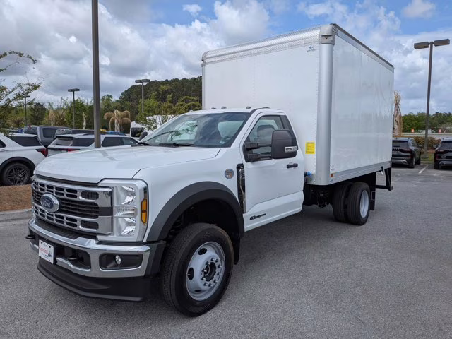 2026 Oxford White Ford Super Duty F-550 DRW XL 4X4 Truck
