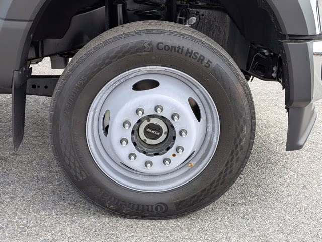 2026 Oxford White Ford Super Duty F-550 DRW XL 4X4 Truck