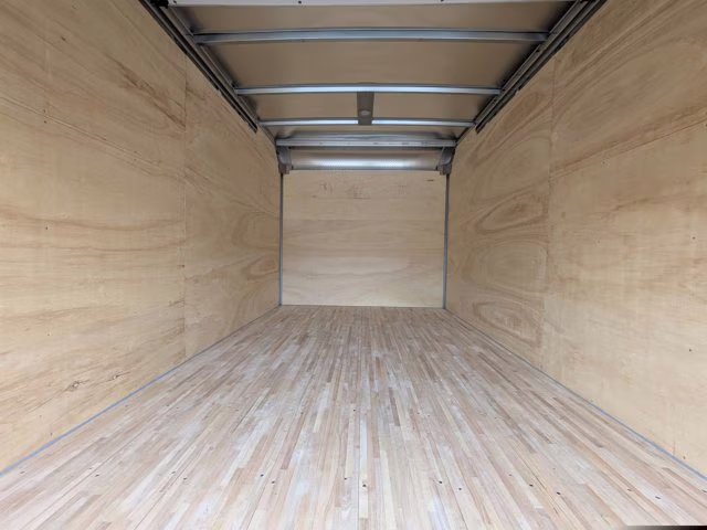 2026 Oxford White Ford Super Duty F-550 DRW XL 4X4 Truck