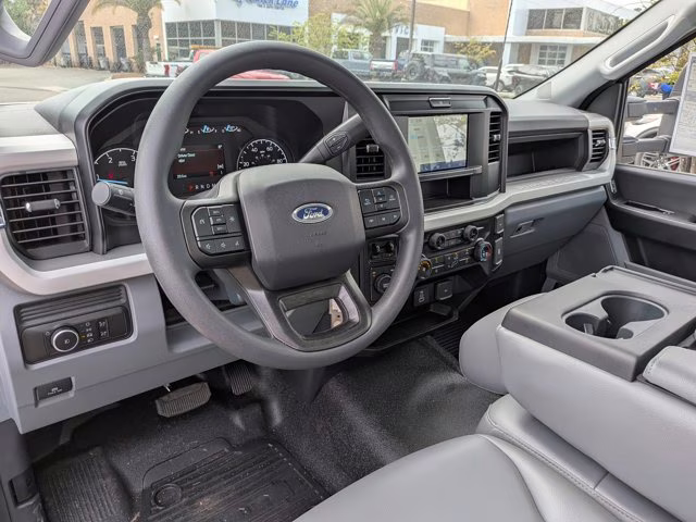 2026 Oxford White Ford Super Duty F-550 DRW XL 4X4 Truck