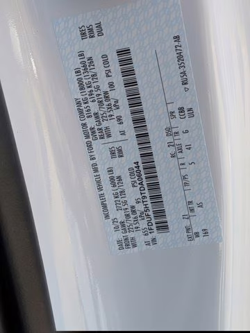 2026 Oxford White Ford Super Duty F-550 DRW XL 4X4 Truck