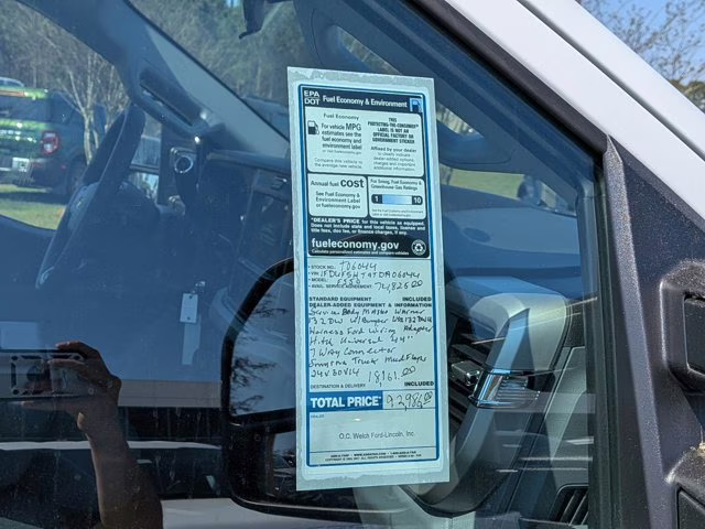 2026 Oxford White Ford Super Duty F-550 DRW XL 4X4 Truck