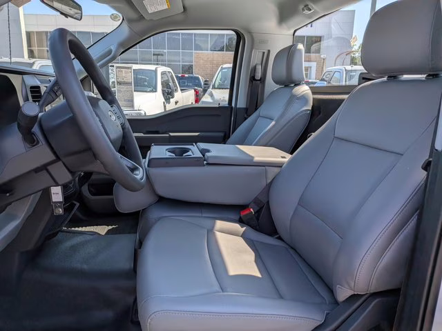 2026 Oxford White Ford Super Duty F-550 DRW XL 4X4 Truck