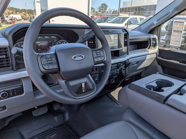 2026 Oxford White Ford Super Duty F-550 DRW XL 4X4 Truck