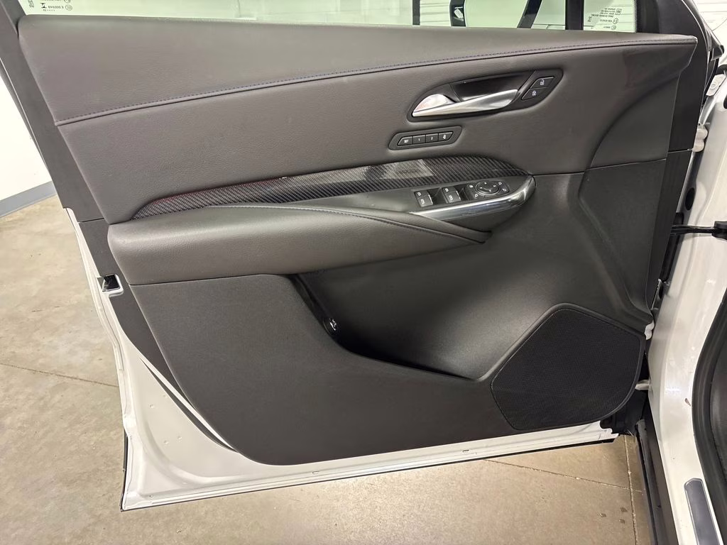 2024 Crystal White Tricoat Cadillac XT4 Sport FWD SUV