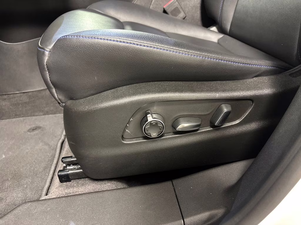 2024 Crystal White Tricoat Cadillac XT4 Sport FWD SUV