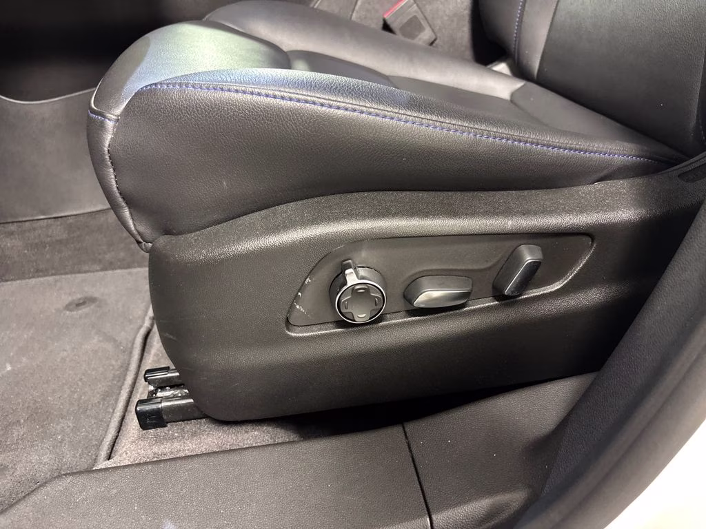 2024 Crystal White Tricoat Cadillac XT4 Sport FWD SUV