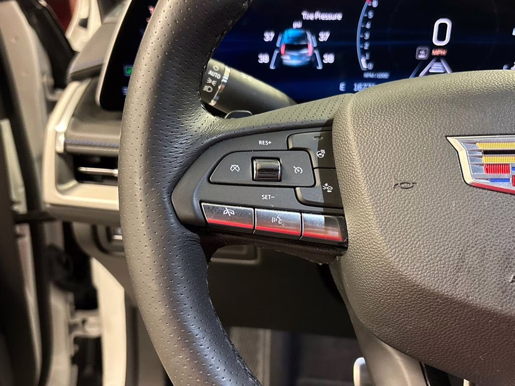 2024 Crystal White Tricoat Cadillac XT4 Sport FWD SUV