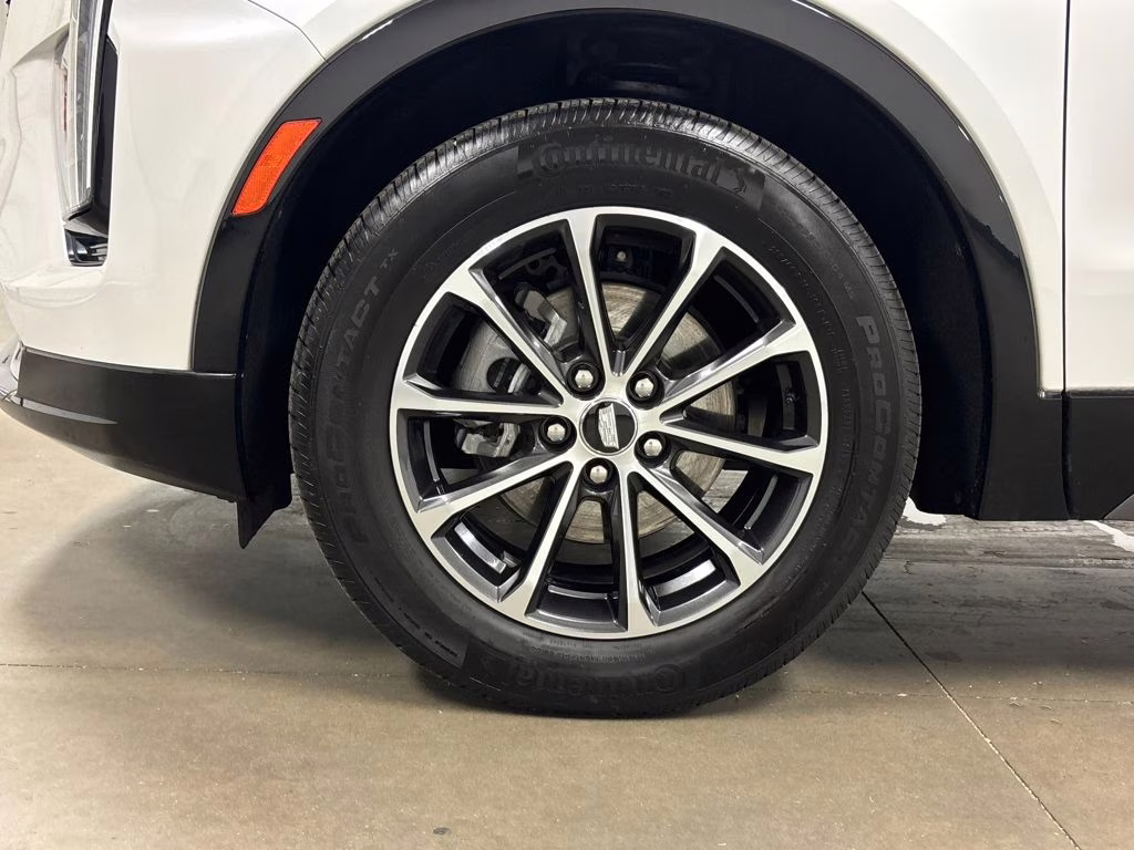 2024 Crystal White Tricoat Cadillac XT4 Sport FWD SUV