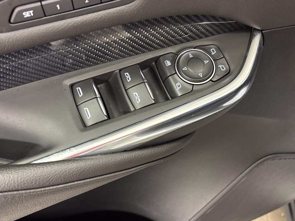 2024 Crystal White Tricoat Cadillac XT4 Sport FWD SUV
