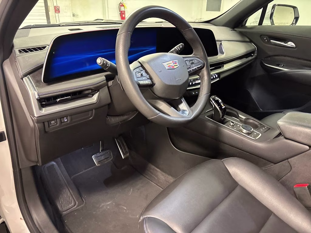 2024 Crystal White Tricoat Cadillac XT4 Sport FWD SUV
