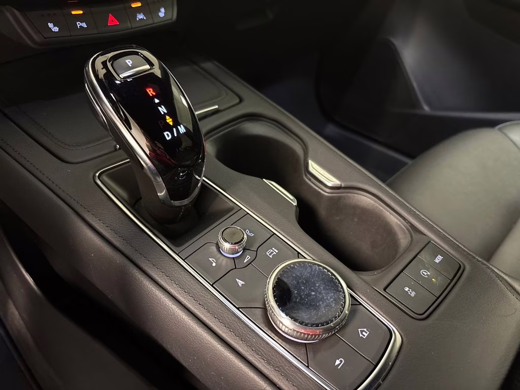 2024 Crystal White Tricoat Cadillac XT4 Sport FWD SUV